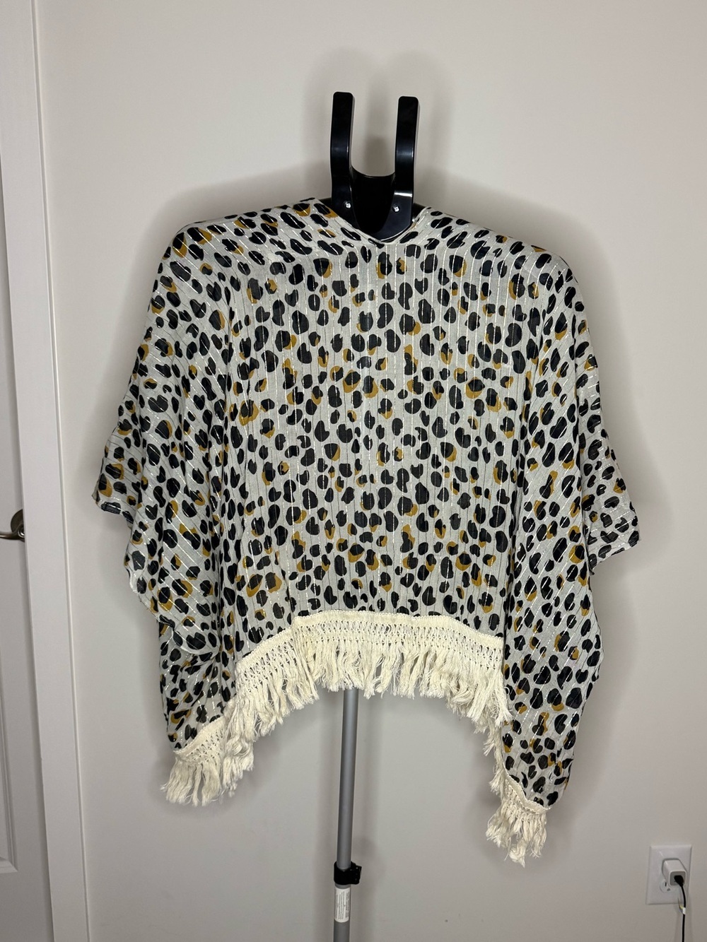 Pool to Party by Subtle Luxury Multi-Wear Wrap Coverup – One Size - Picture 4 of 5